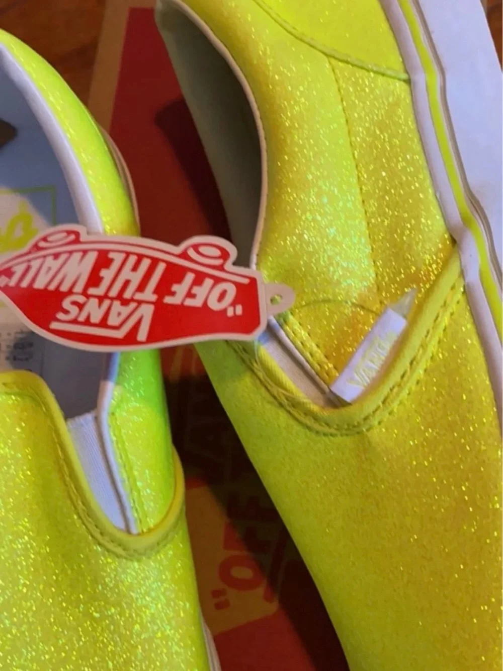 New Youth Girls Sz 5.5, 6, 6.5 Vans Slip-On Glitter Shoes in Neon Yellow